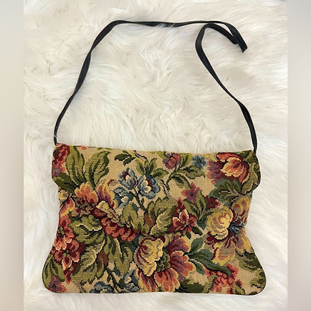 Vintage 90’s Floral Tapestry Purse/ Clutch